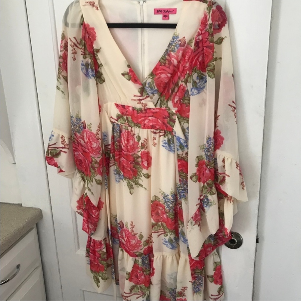 Pre loved 💄Betsy johnson rose Bambi dress 💐 size 6 statement piece. 💅